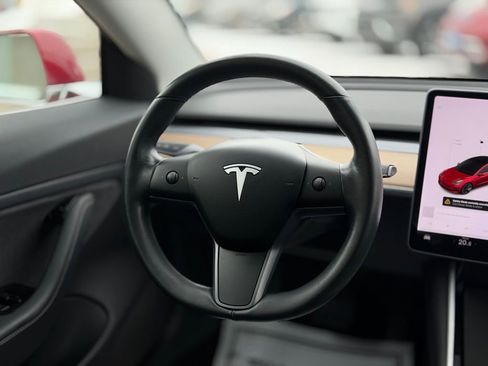 Used 2018 Tesla Model 3 Long Range image 10