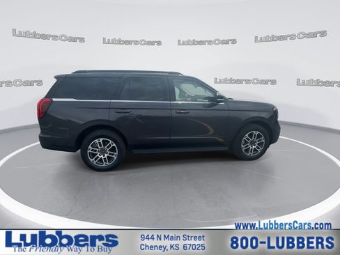 Used 2025 Ford Expedition Active AWD/4WD image 9