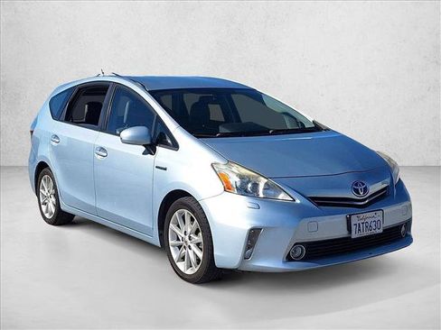 Used 2013 Toyota Prius V Five image 3