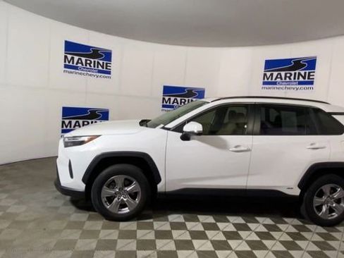 Used 2024 Toyota RAV4 XLE w/ Convenience Package image 7