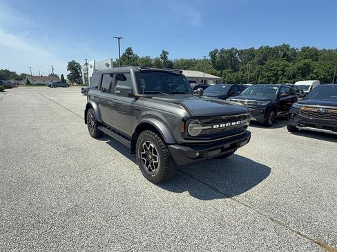 Used 2022 Ford Bronco Outer Banks AWD/4WD image 10