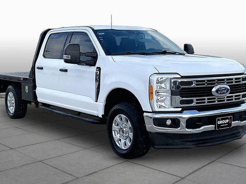 Used 2023 Ford F250 XLT AWD/4WD image 3