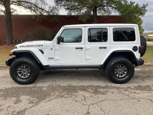 Used 2024 Jeep Wrangler Unlimited Rubicon 392 AWD/4WD image 2