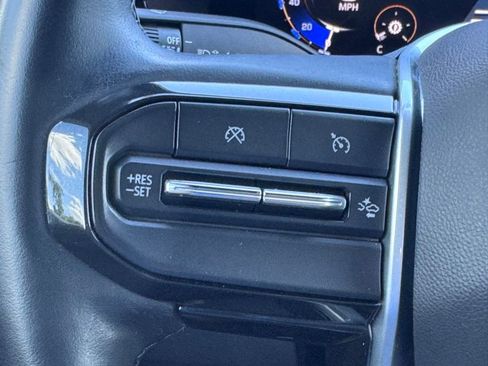 Used 2024 Chevrolet Colorado ZR2 w/ ZR2 Convenience Package III AWD/4WD image 9