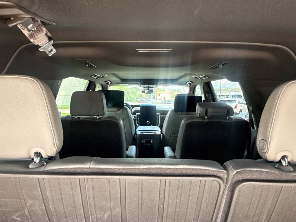Used 2026 GMC Yukon XL Elevation w/ Elevation Premium Package RWD image 7