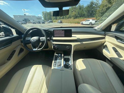 Used 2025 INFINITI QX60 Luxe w/ Vision Package FWD image 13