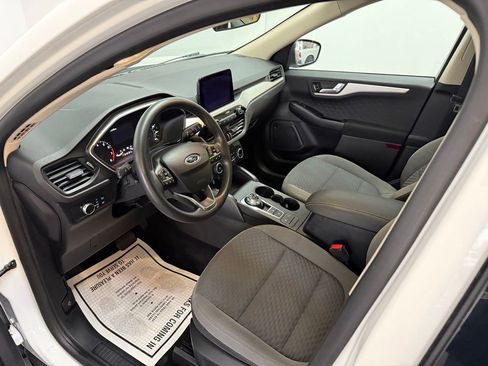 Certified 2020 Ford Escape SE image 16