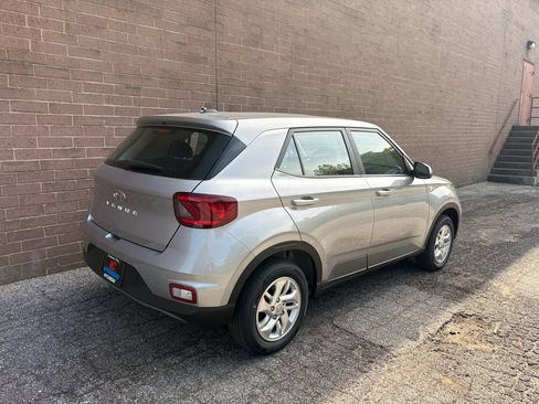 New 2026 Hyundai Venue SE FWD image 5