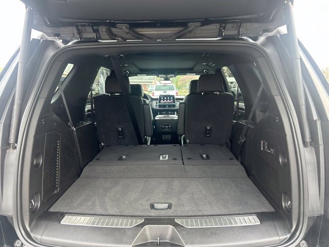 Used 2021 Chevrolet Tahoe Premier w/ Premium Package AWD/4WD image 18