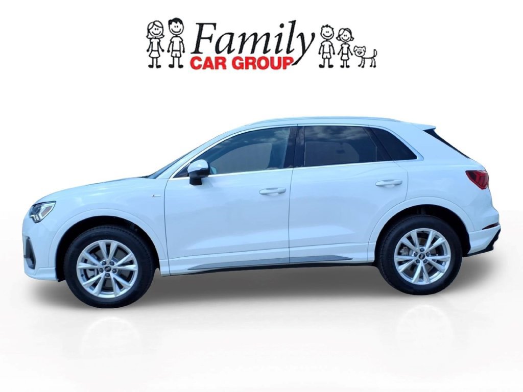 Used 2023 Audi Q3 2.0T Premium Plus w/ Premium Plus Package AWD/4WD image 2