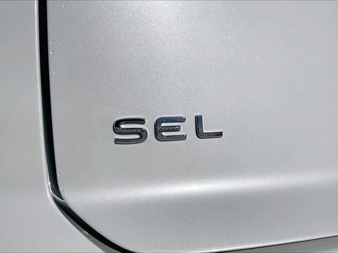 New 2026 Volkswagen Atlas Cross Sport SEL Premium R-Line AWD/4WD image 15