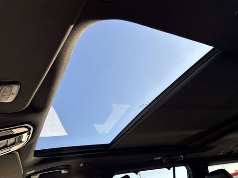 Used 2024 Jeep Grand Wagoneer L Base image 19