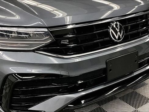 Used 2023 Volkswagen Tiguan SE R-Line FWD image 33