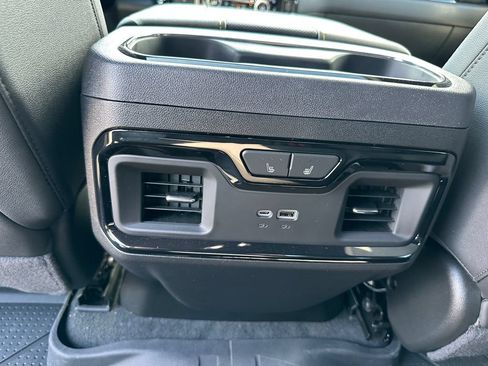 Used 2024 Chevrolet Silverado 2500 ZR2 w/ Technology Package AWD/4WD image 27
