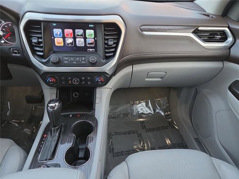 Used 2017 GMC Acadia SLT image 18