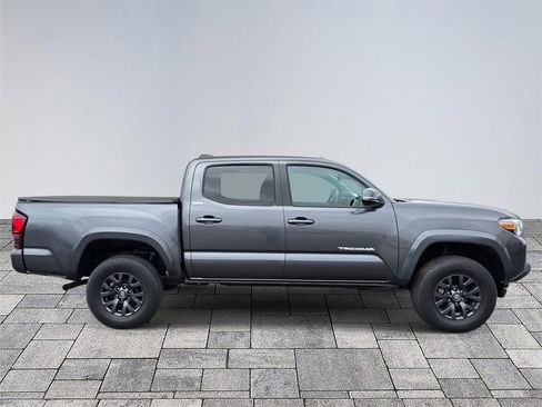 Used 2022 Toyota Tacoma SR5 image 8