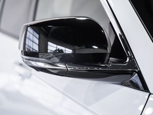 Certified 2024 Jeep Grand Cherokee L Limited w/ Luxury Tech Group II image 17