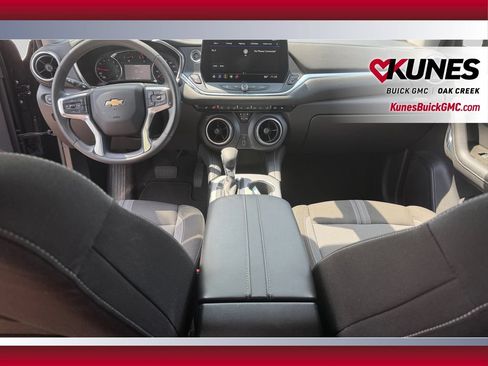 Used 2025 Chevrolet Blazer LT FWD image 23