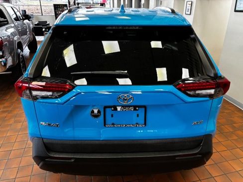 Used 2021 Toyota RAV4 XLE image 11