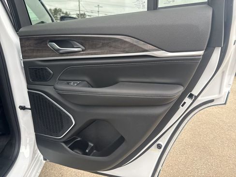 New 2026 Jeep Grand Cherokee Limited image 28