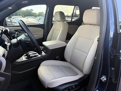 Used 2023 Chevrolet Traverse LT FWD image 14