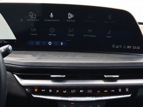 Used 2025 Cadillac XT4 Sport w/ Technology Package FWD image 15
