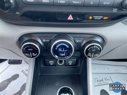 Used 2023 Hyundai Venue SEL image 20