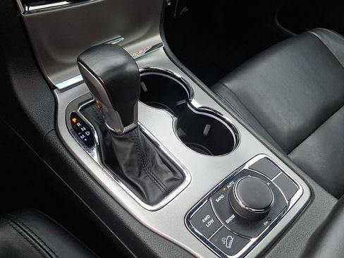 Used 2021 Jeep Grand Cherokee Limited AWD/4WD image 15