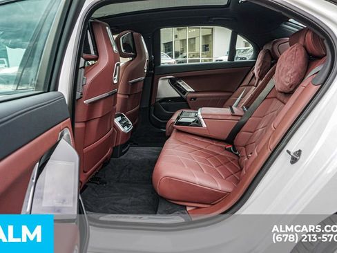 Used 2025 BMW i7 eDrive50 w/ M Sport Package image 22