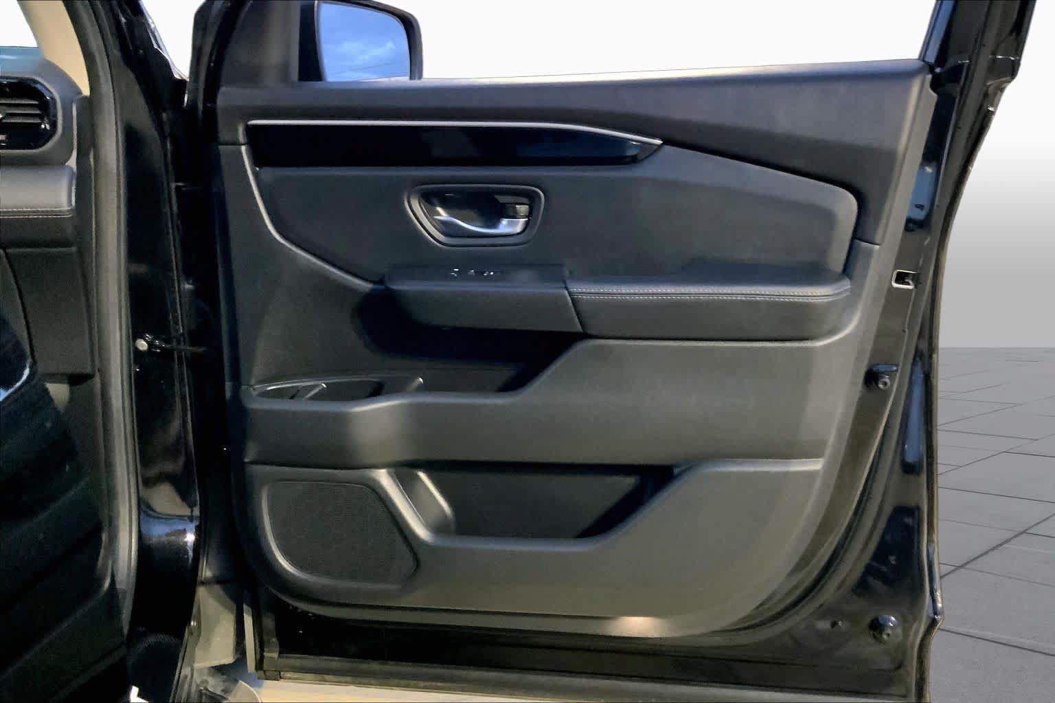 Used 2025 Honda Pilot Touring image 23