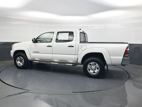 Used 2015 Toyota Tacoma PreRunner w/ SR5 Package RWD image 8