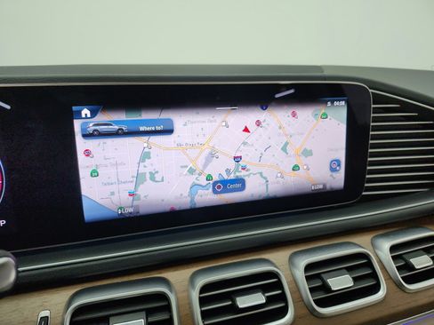 Used 2024 Mercedes-Benz GLS 450 4MATIC image 9