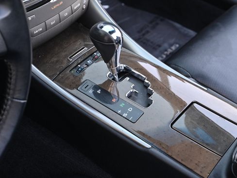 Used 2010 Lexus IS 250C RWD image 24