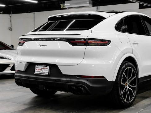 Used 2023 Porsche Cayenne Base image 15