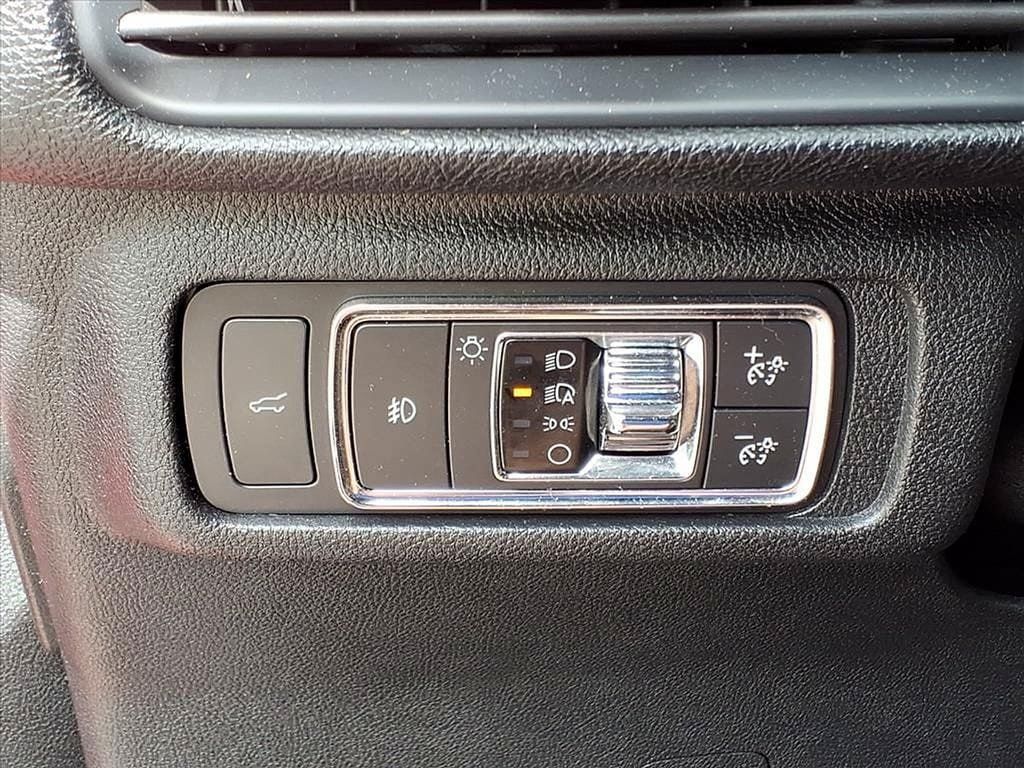 Used 2020 Lincoln Corsair Reserve w/ Equipment Group 202A AWD/4WD image 14