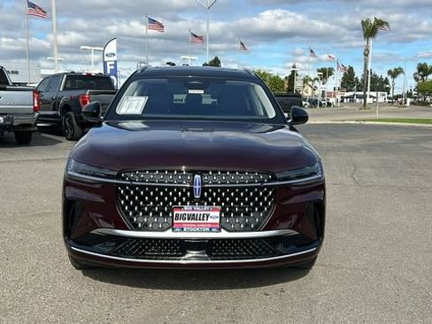 Used 2025 Lincoln Nautilus Reserve image 9