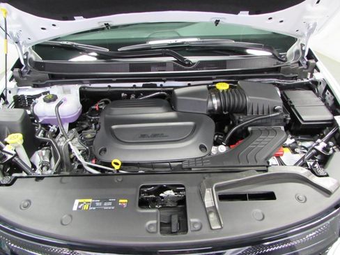 New 2027 Chrysler Pacifica Select FWD image 10