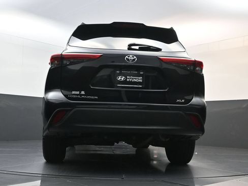 Used 2021 Toyota Highlander XLE FWD image 27