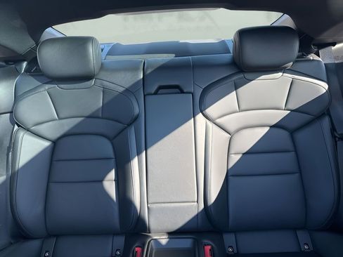 Used 2022 Porsche Taycan image 12