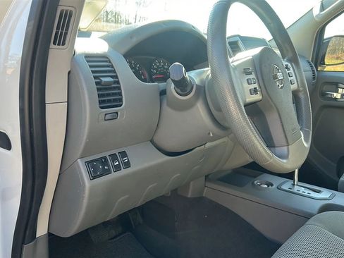 Used 2021 Nissan Frontier SV w/ Midnight Edition Floor Mats image 22