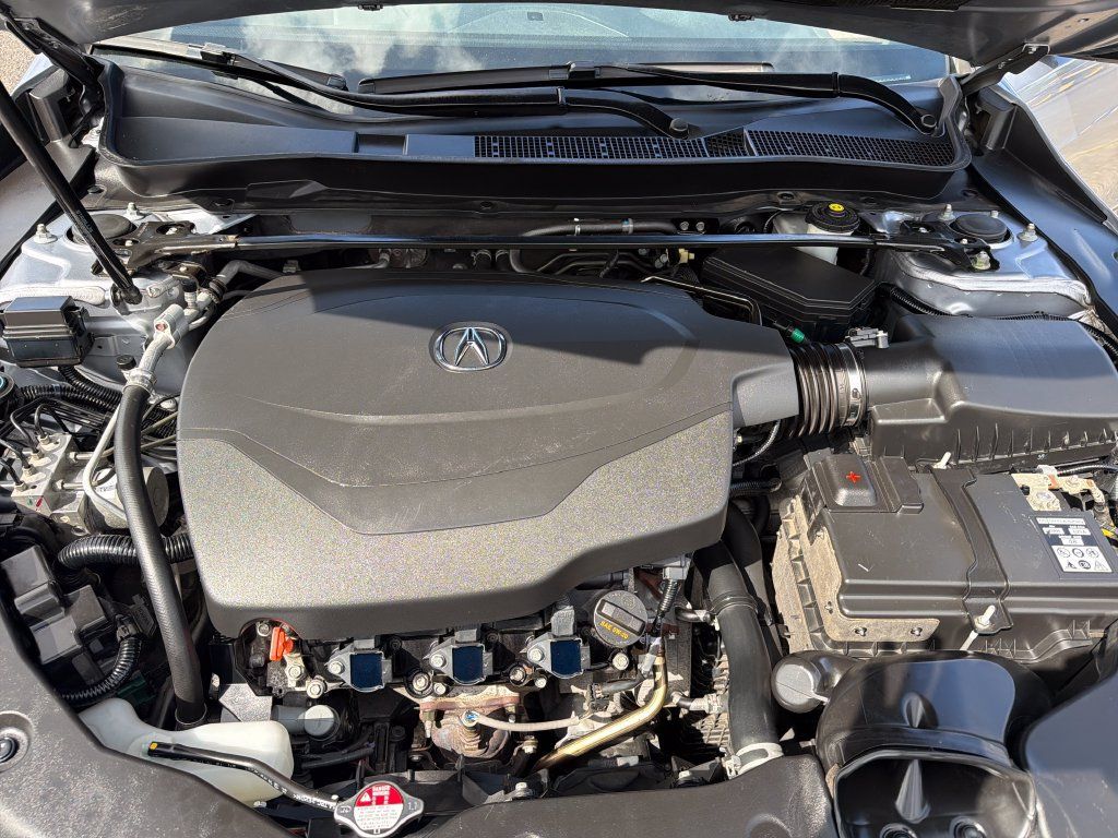 Used 2016 Acura TLX w/ Technology Package FWD image 9