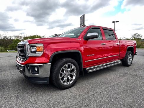 Used 2014 GMC Sierra 1500 SLT w/ SLT Preferred Package AWD/4WD image 2
