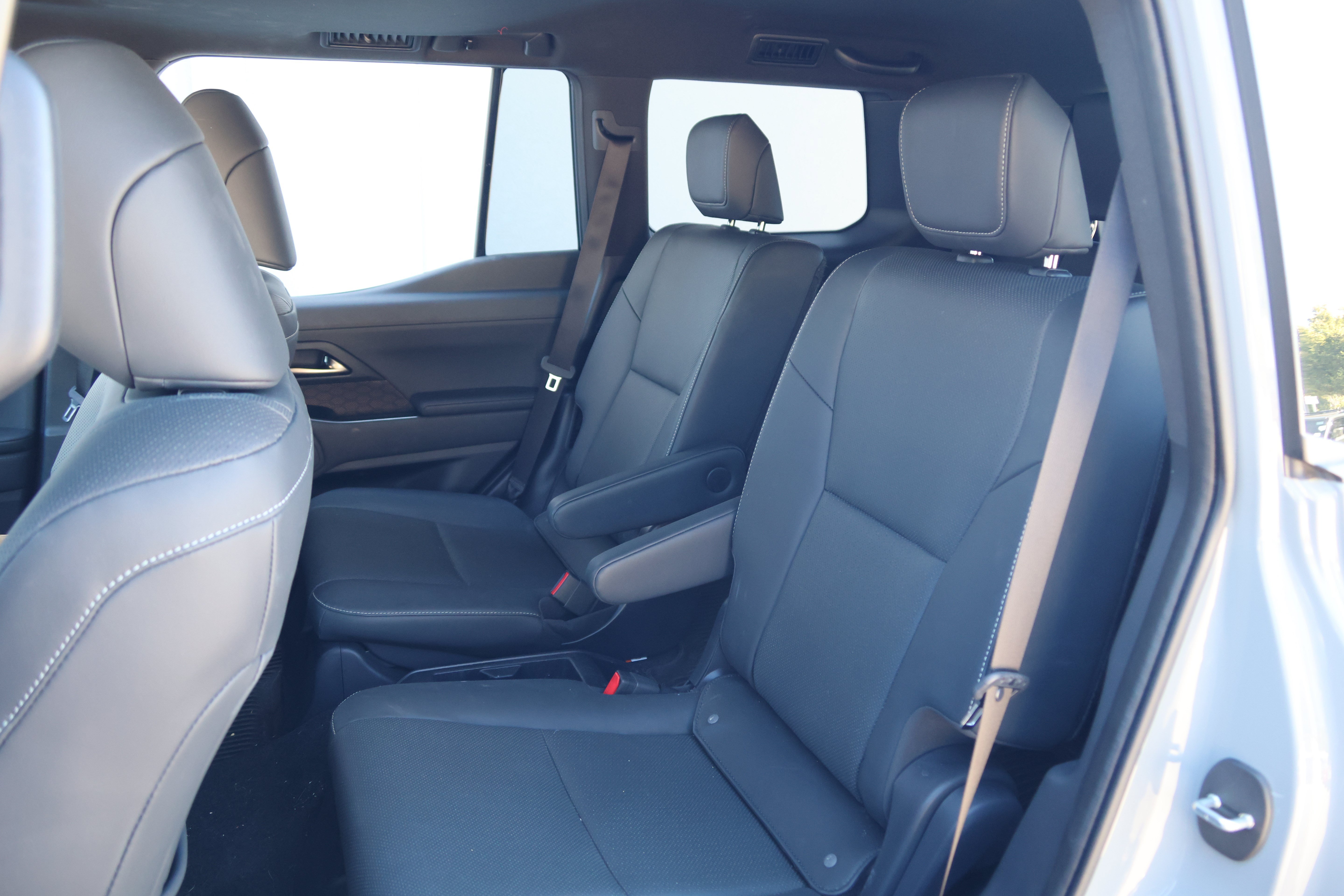 Used 2024 Lexus GX 550 w/ Accessory Package (Z1) AWD/4WD image 38