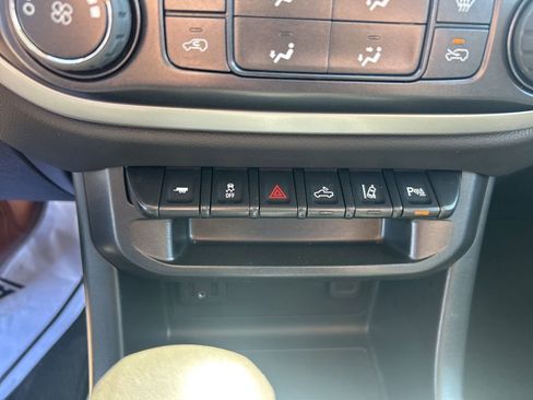 Used 2022 Chevrolet Colorado LT w/ Safety Package image 22