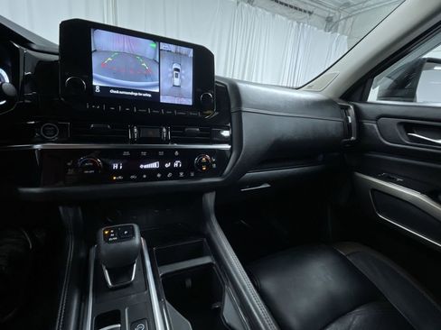 Used 2022 Nissan Pathfinder Platinum w/ Cargo Package image 14