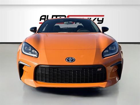 Used 2023 Toyota GR86 10th Anniversary SE image 2