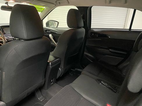 Used 2020 Mitsubishi Eclipse Cross ES image 11