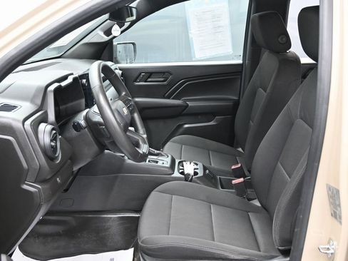 Used 2023 Chevrolet Colorado W/T image 15