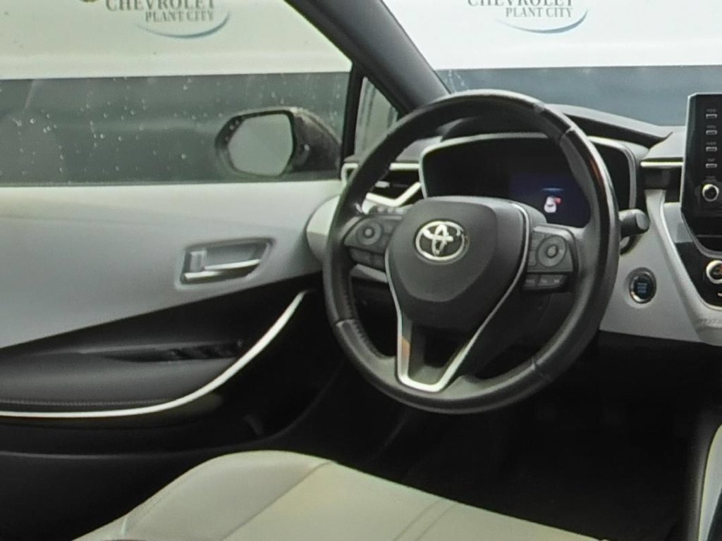 Used 2022 Toyota Corolla XSE FWD image 16