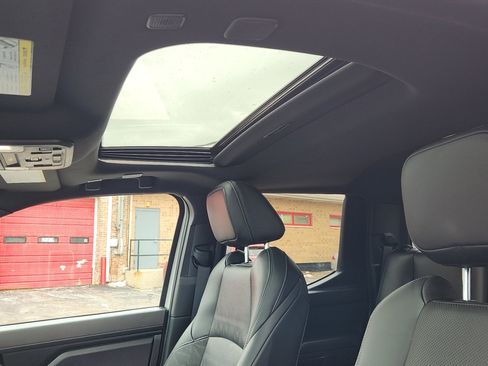 Used 2024 Toyota Tacoma TRD Sport image 19